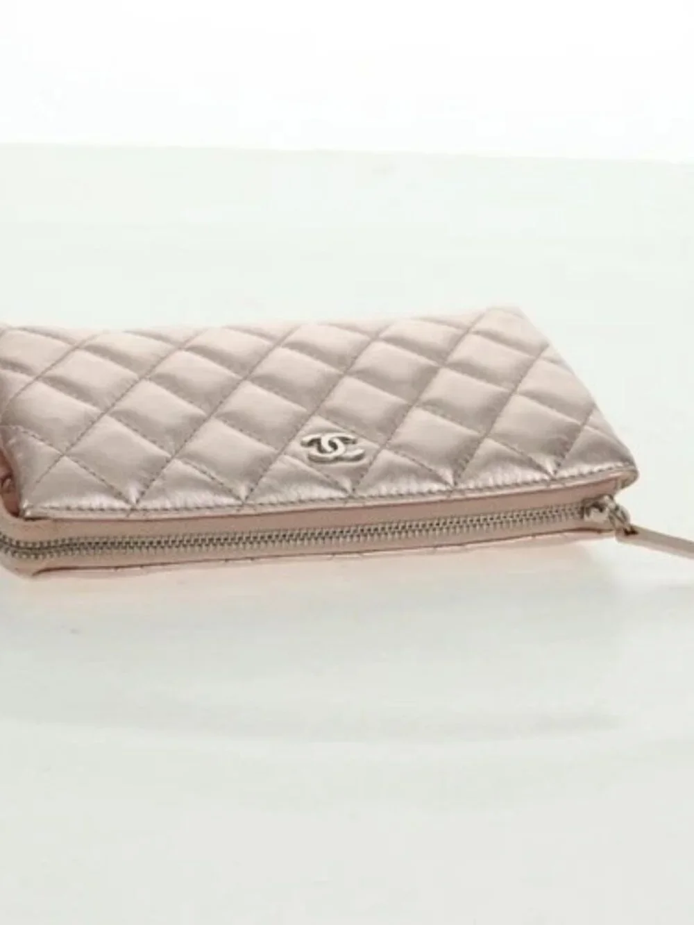 CHANEL Matelasse Pouch Lamb Skin Pink Silver CC Auth 166350SAM